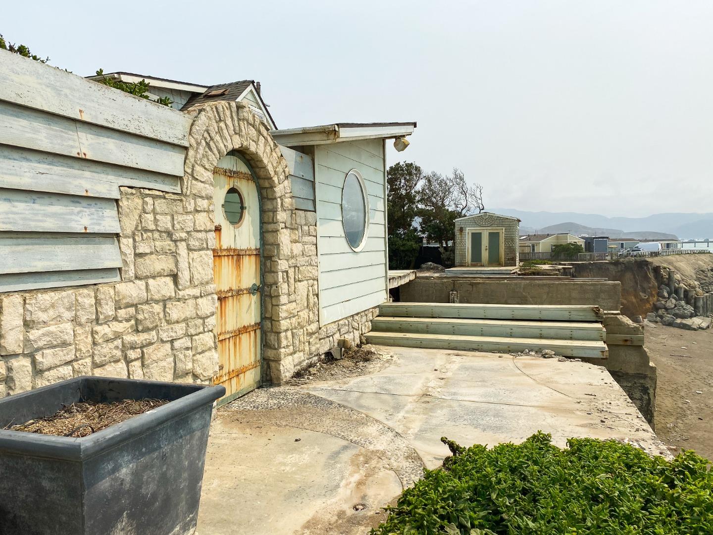 1112 Palmetto Avenue, PACIFICA, California 94044, ,Comm Industrial For Sale,For Sale,Palmetto Avenue,40973515