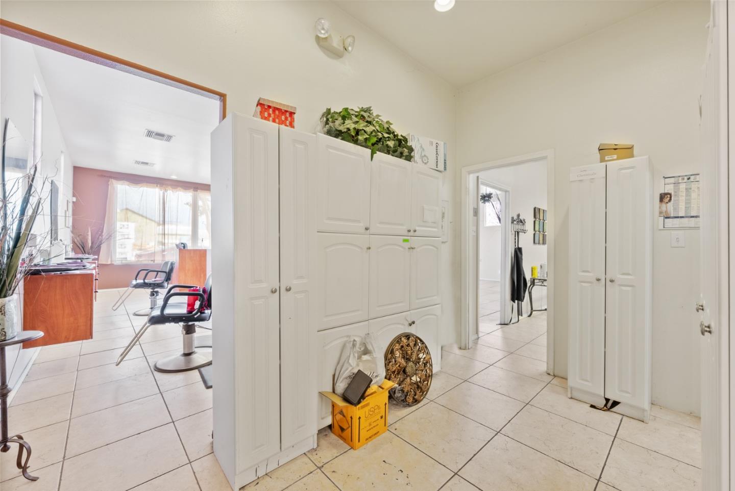 219 South Street, HOLLISTER, California 95023, ,Comm Industrial For Sale,For Sale,South Street,40973682