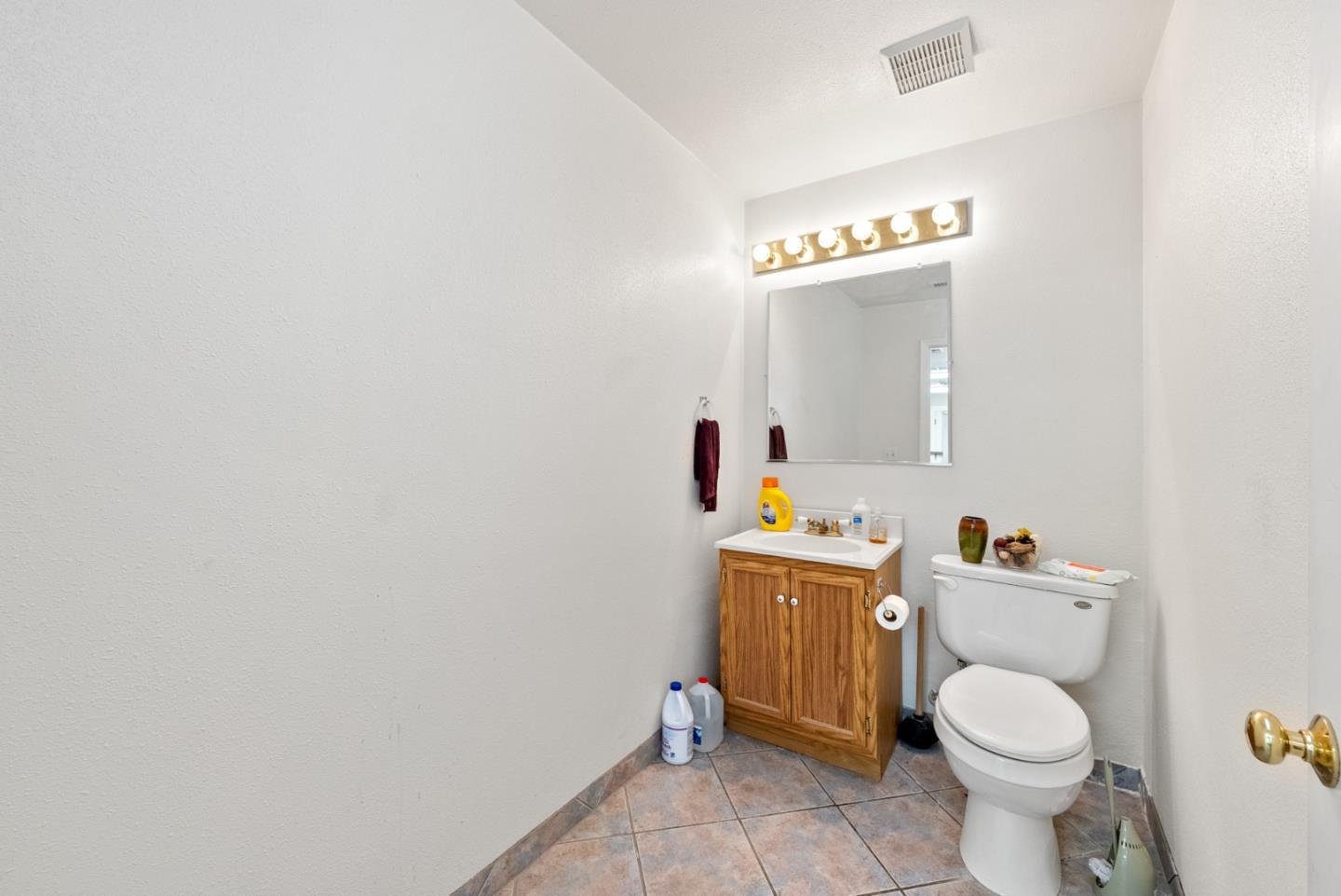 219 South Street, HOLLISTER, California 95023, ,Comm Industrial For Sale,For Sale,South Street,40973682