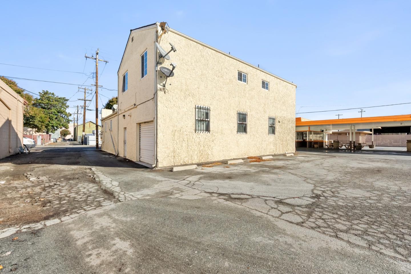 219 South Street, HOLLISTER, California 95023, ,Comm Industrial For Sale,For Sale,South Street,40973682