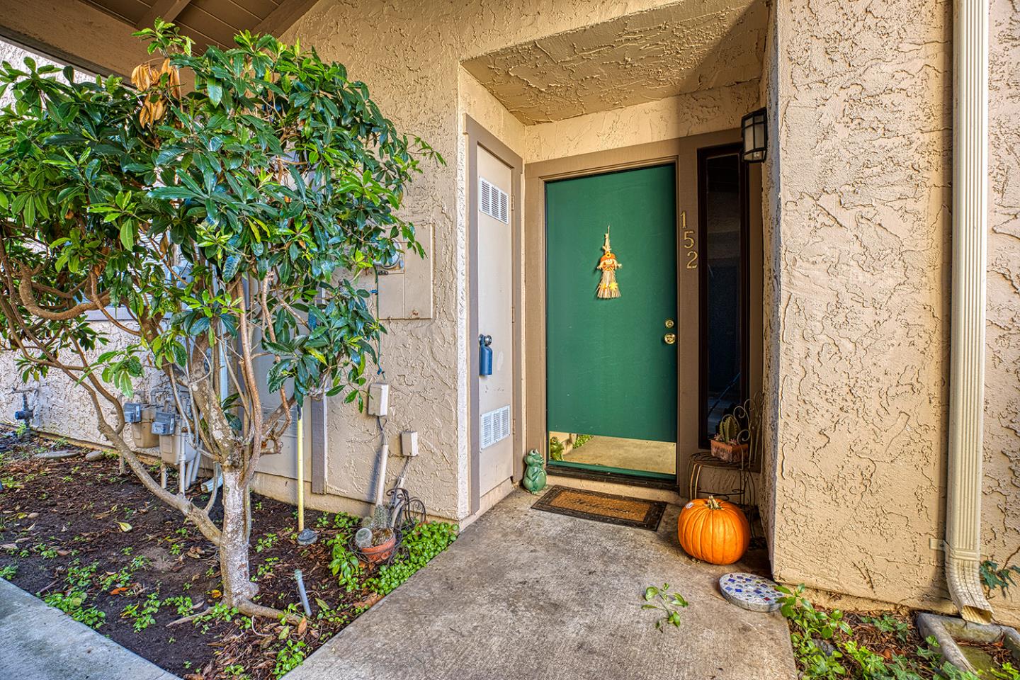 Detail Gallery Image 1 of 1 For 152 Torrey Pine Ter, Santa Cruz,  CA 95060 - 2 Beds | 1/1 Baths