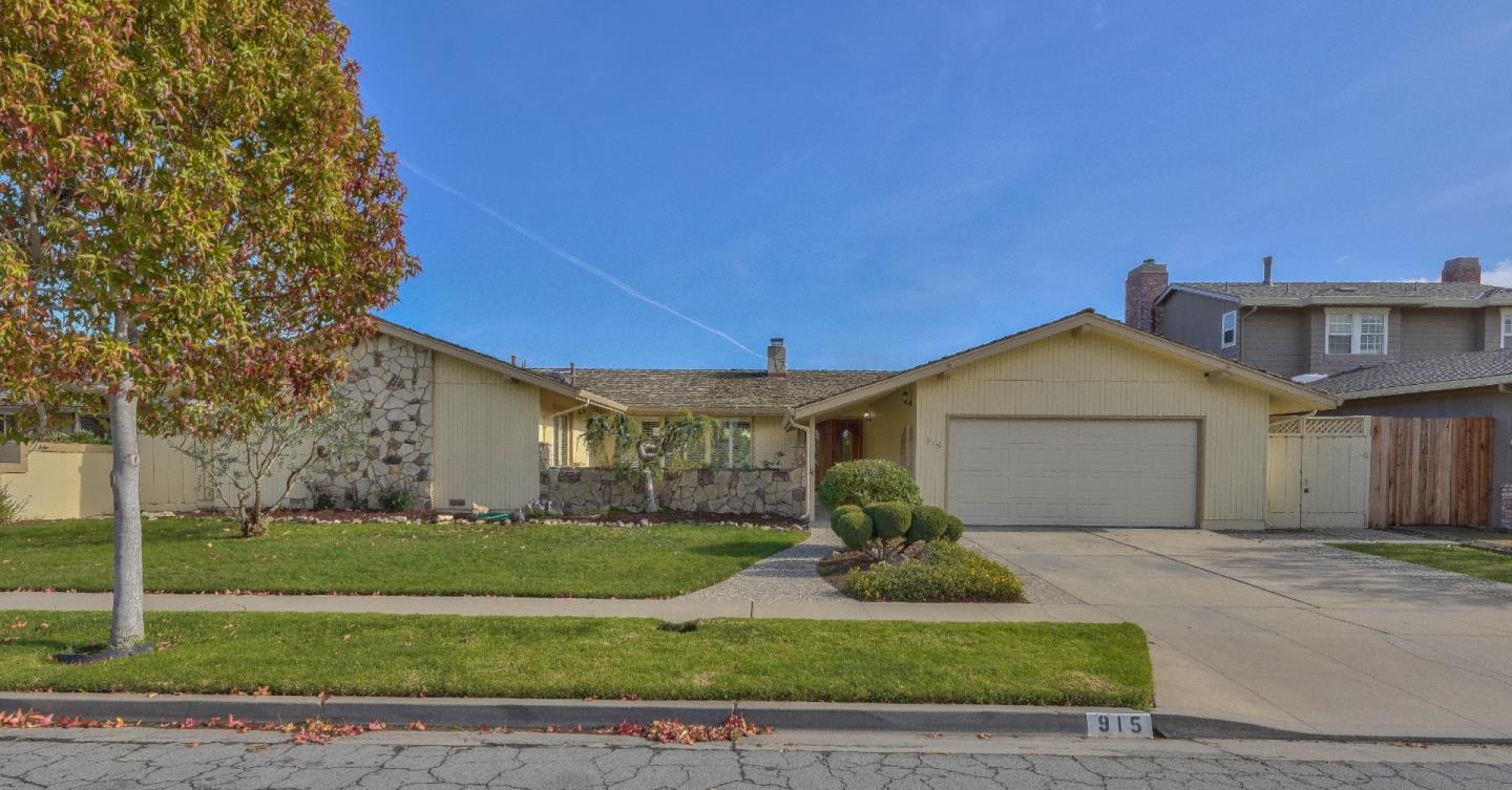 Detail Gallery Image 1 of 1 For 915 Sierra Madre Dr, Salinas,  CA 93901 - 4 Beds | 2 Baths