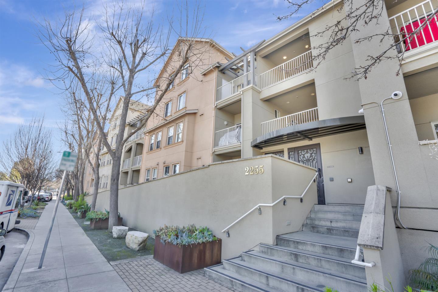 Detail Gallery Image 1 of 1 For 2255 Showers Dr #282,  Mountain View,  CA 94040 - 1 Beds | 1 Baths