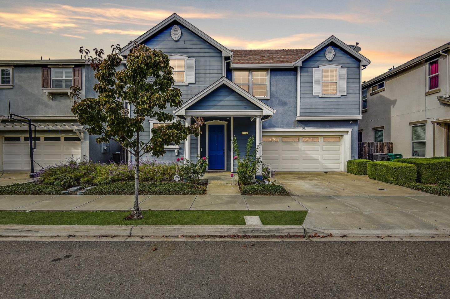 Detail Gallery Image 1 of 1 For 913 Hawkins Dr, Oakland,  CA 94603 - 3 Beds | 2/1 Baths