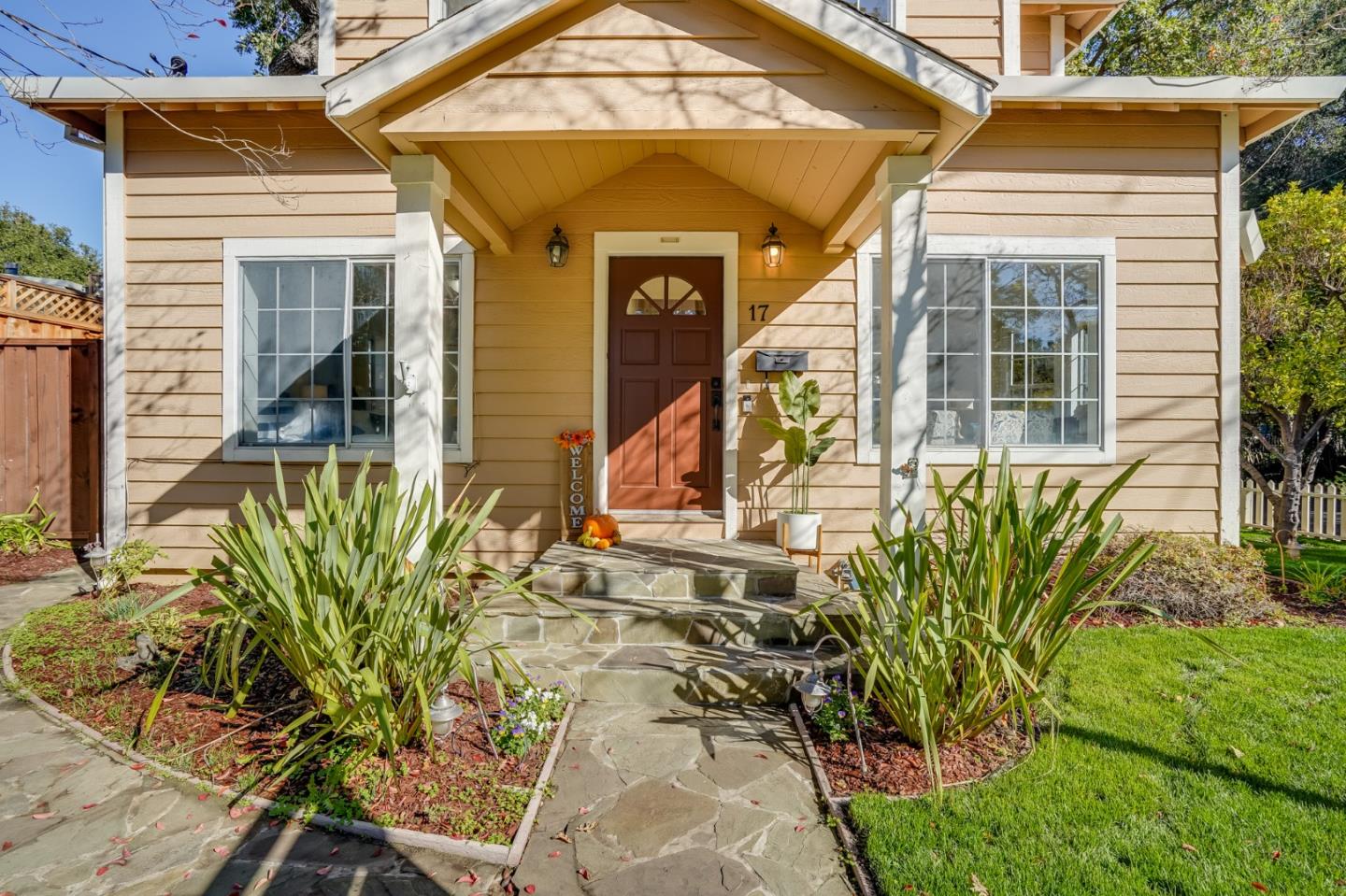 Detail Gallery Image 1 of 1 For 17 Stacia St, Los Gatos,  CA 95030 - 3 Beds | 2/1 Baths