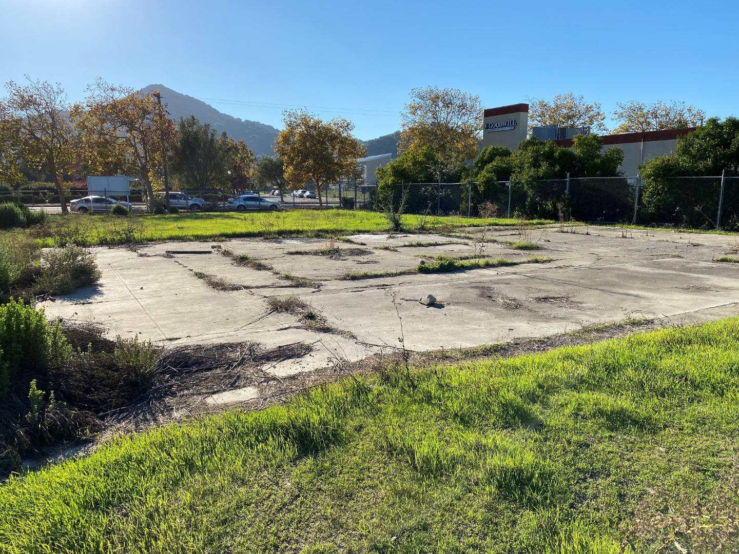 17620 Monterey Street, MORGAN HILL, California 95037, ,Lots And Land,For Sale,Monterey Street,40974104