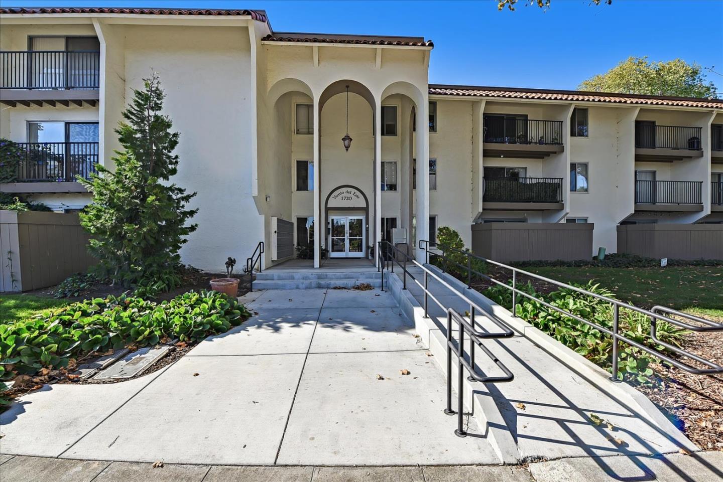 Detail Gallery Image 1 of 37 For 1720 Halford Ave #221,  Santa Clara,  CA 95051 - 2 Beds | 2 Baths