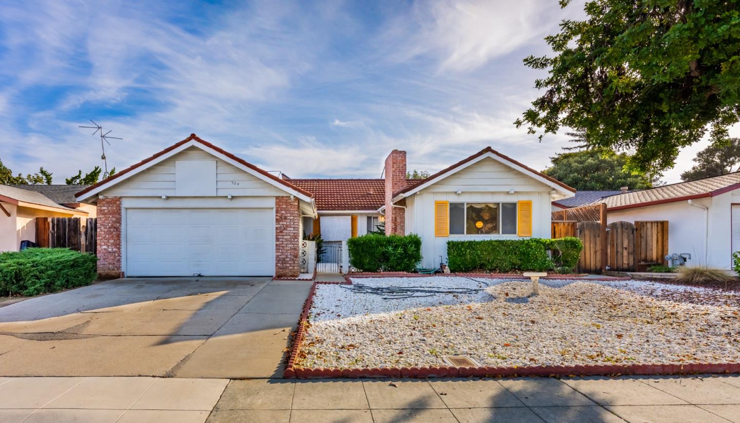 Detail Gallery Image 1 of 1 For 920 Populus Pl, Sunnyvale,  CA 94086 - 4 Beds | 2/1 Baths