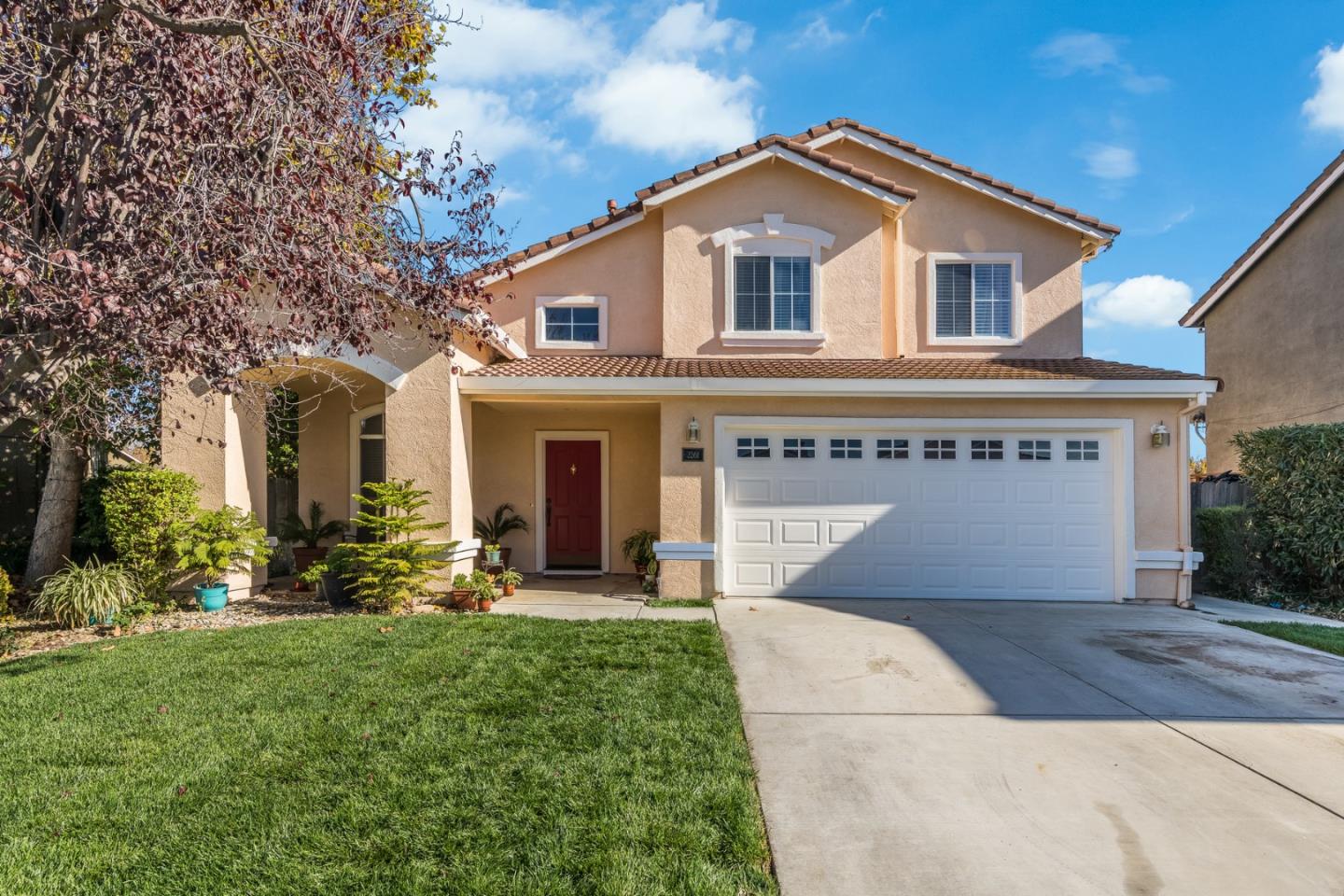 Detail Gallery Image 1 of 1 For 2261 Pinnacle Ct, Hollister,  CA 95023 - 4 Beds | 2/1 Baths