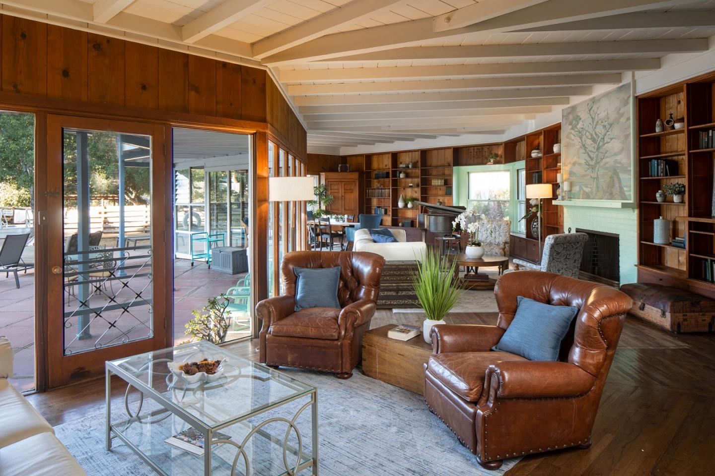 10 Flight Road, CARMEL VALLEY, California 93924, ,Comm Industrial For Sale,For Sale,Flight Road,40974354