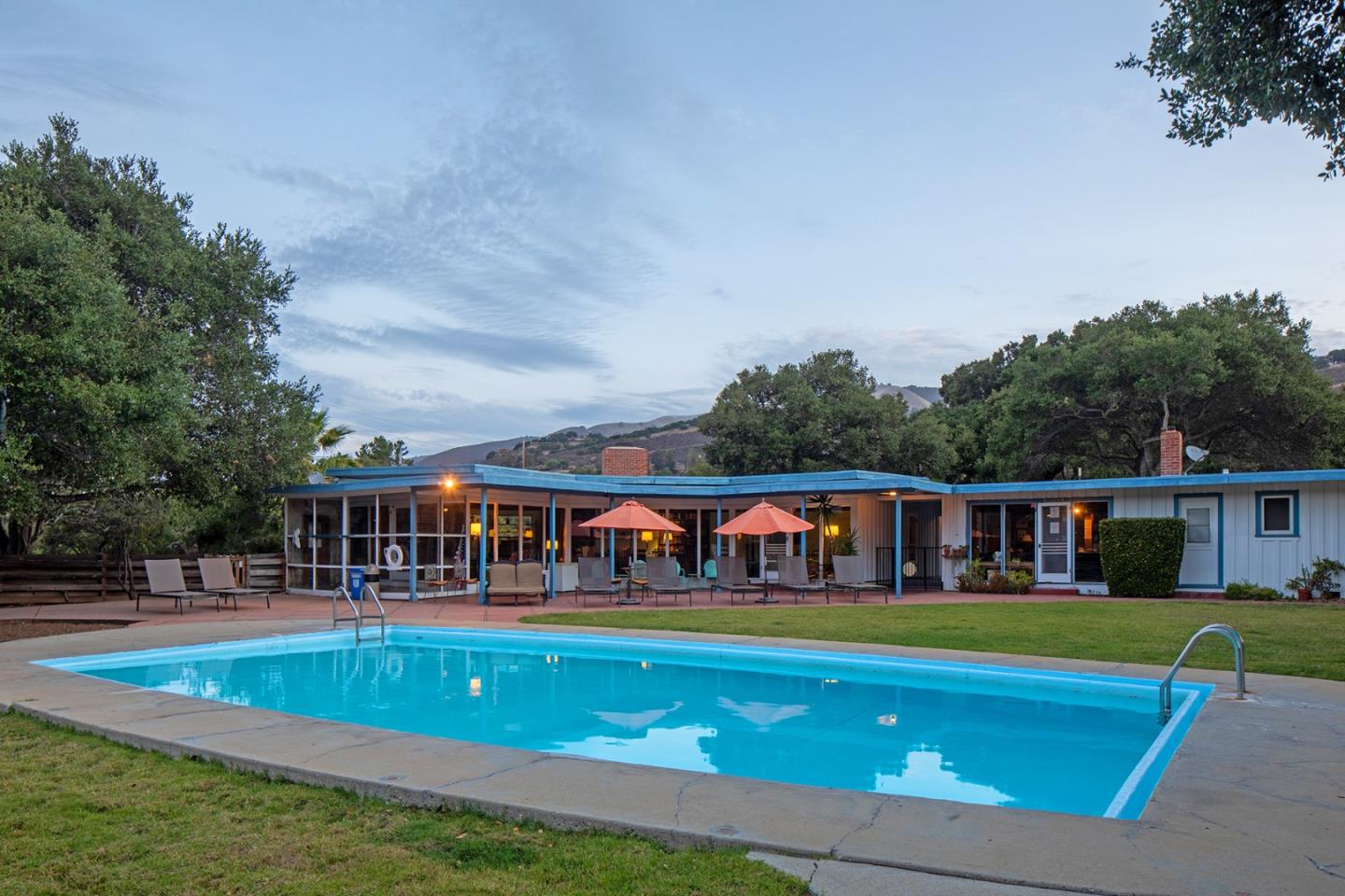 10 Flight Road, CARMEL VALLEY, California 93924, ,Comm Industrial For Sale,For Sale,Flight Road,40974354