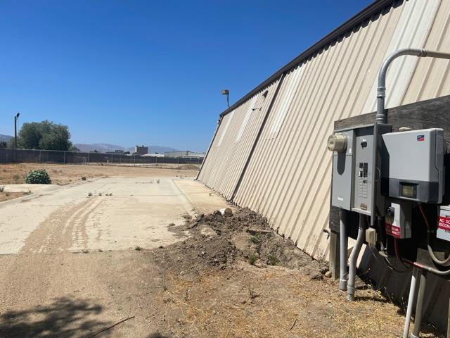 325 Airport Road, KING CITY, California 93930, ,Comm Industrial For Sale,For Sale,Airport Road,40974359