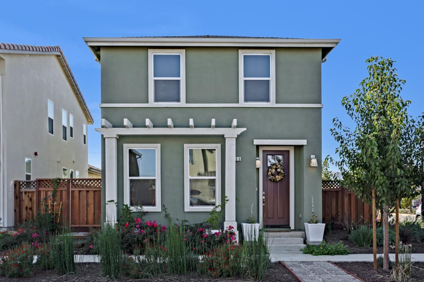 Detail Gallery Image 1 of 1 For 655 Heirloom Pl, King City,  CA 93930 - 3 Beds | 2/1 Baths