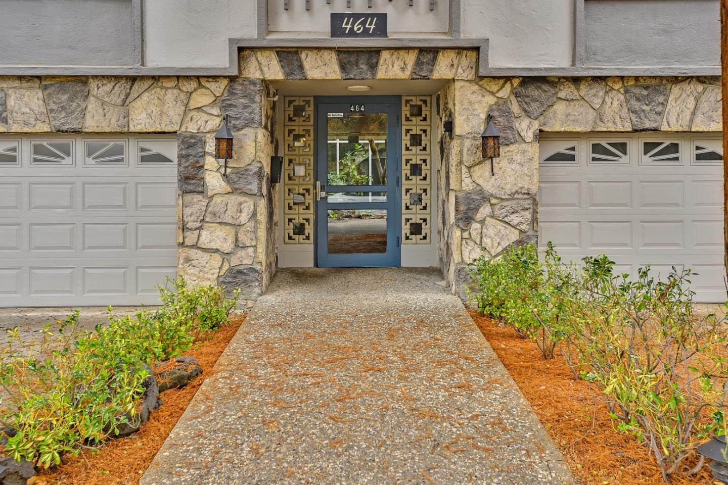 Detail Gallery Image 1 of 1 For 464 Clinton St #211,  Redwood City,  CA 94062 - 1 Beds | 1 Baths