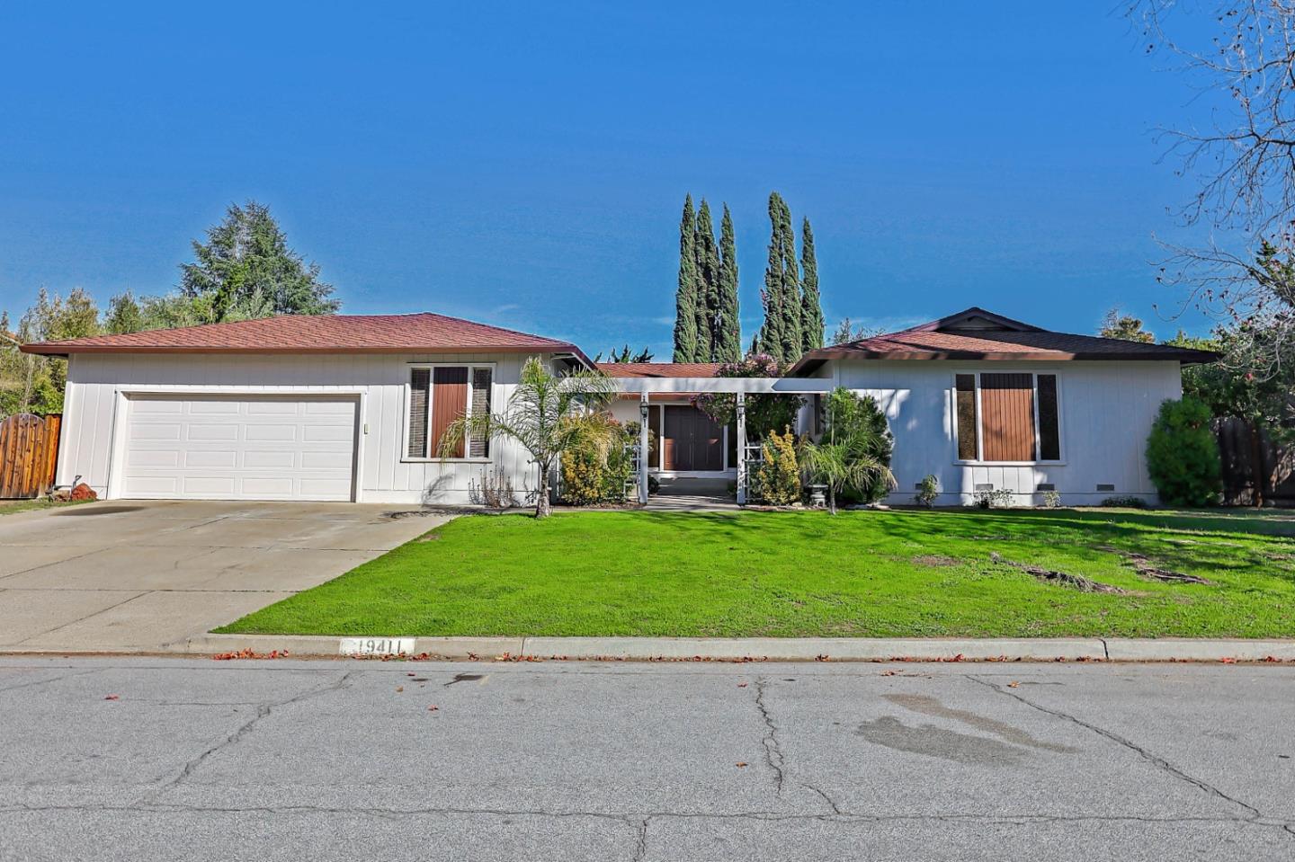 Detail Gallery Image 1 of 1 For 19411 De Havilland Dr, Saratoga,  CA 95070 - 5 Beds | 2/1 Baths