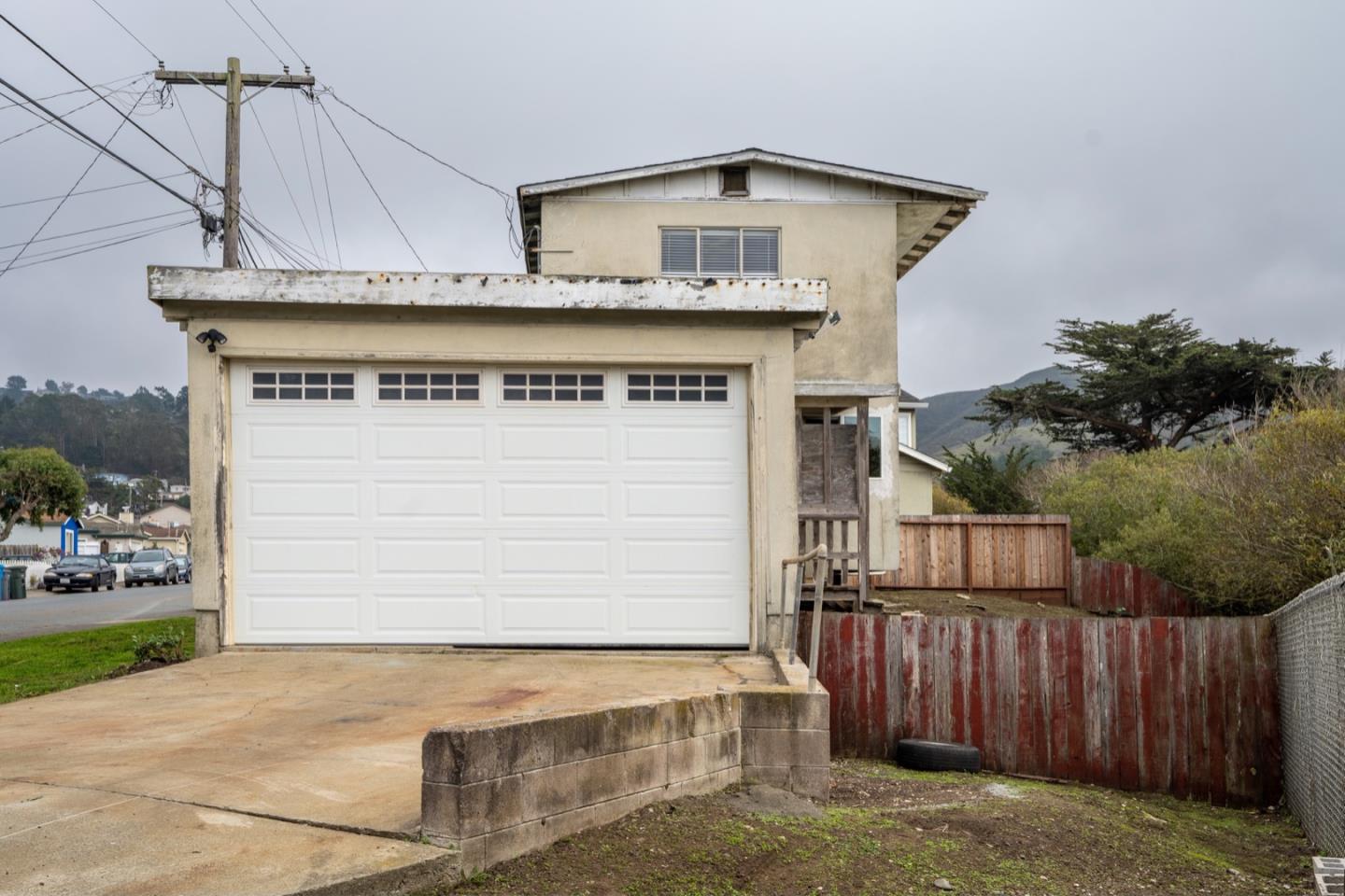 Detail Gallery Image 1 of 1 For 208 Arroyo Dr, Pacifica,  CA 94044 - 3 Beds | 1 Baths