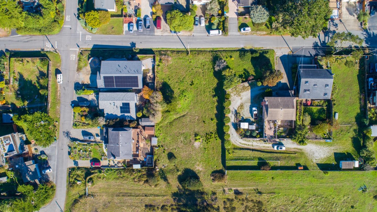 0 8th Street, MONTARA, California 94037, ,Lots And Land,For Sale,8th Street,40974567