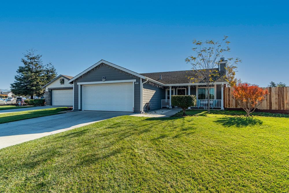Detail Gallery Image 1 of 1 For 1201 Brighton Dr, Hollister,  CA 95023 - 3 Beds | 2 Baths