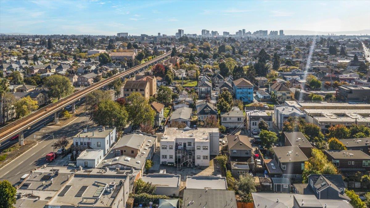 818 61st Street, OAKLAND, California 94608, ,Comm Ri Multi-units 5+,For Sale,61st Street,ML81870903