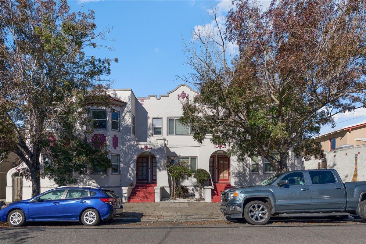 818 61st Street, OAKLAND, California 94608, ,Comm Ri Multi-units 5+,For Sale,61st Street,ML81870903