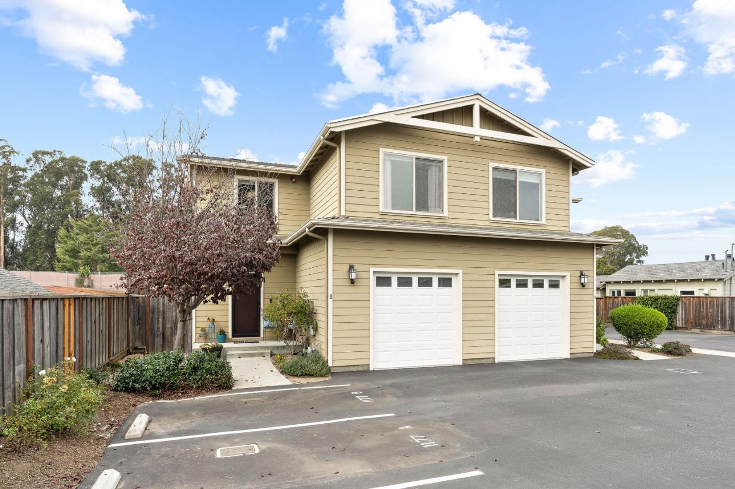 Detail Gallery Image 1 of 1 For 1177 7th Ave #B,  Santa Cruz,  CA 95062 - 3 Beds | 2/1 Baths