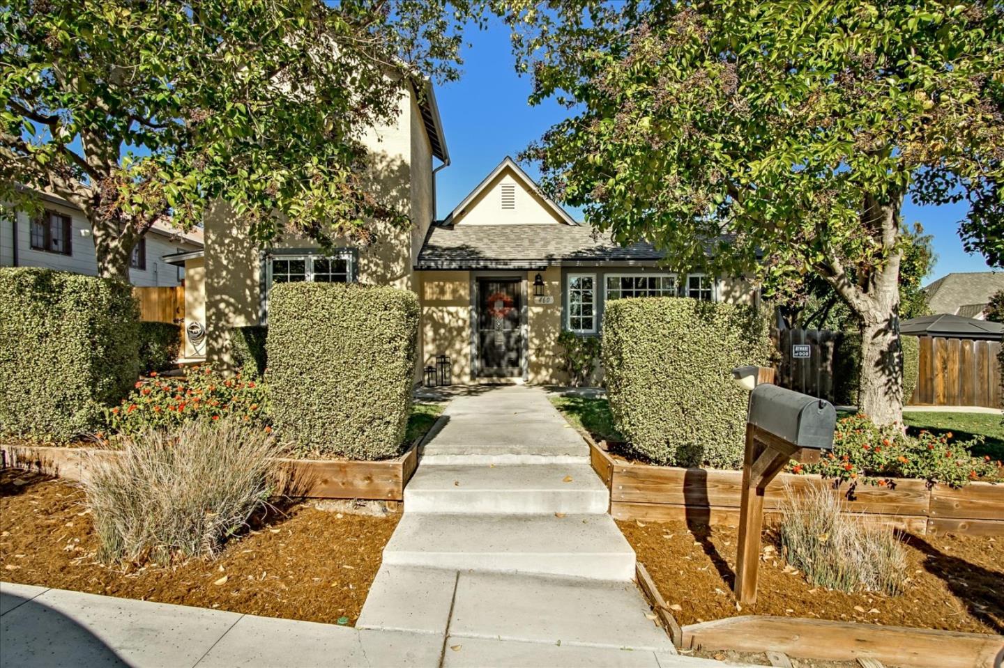 Detail Gallery Image 1 of 1 For 460 Vista Park Hill Ct, Hollister,  CA 95023 - 4 Beds | 2 Baths