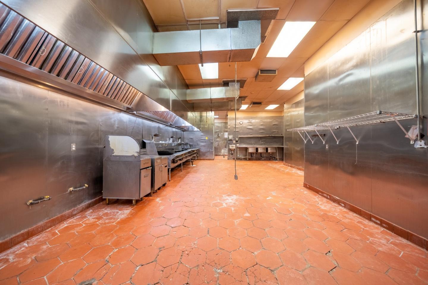 910 Main Street, SALINAS, California 93901, ,Comm Industrial For Sale,For Sale,Main Street,40975201