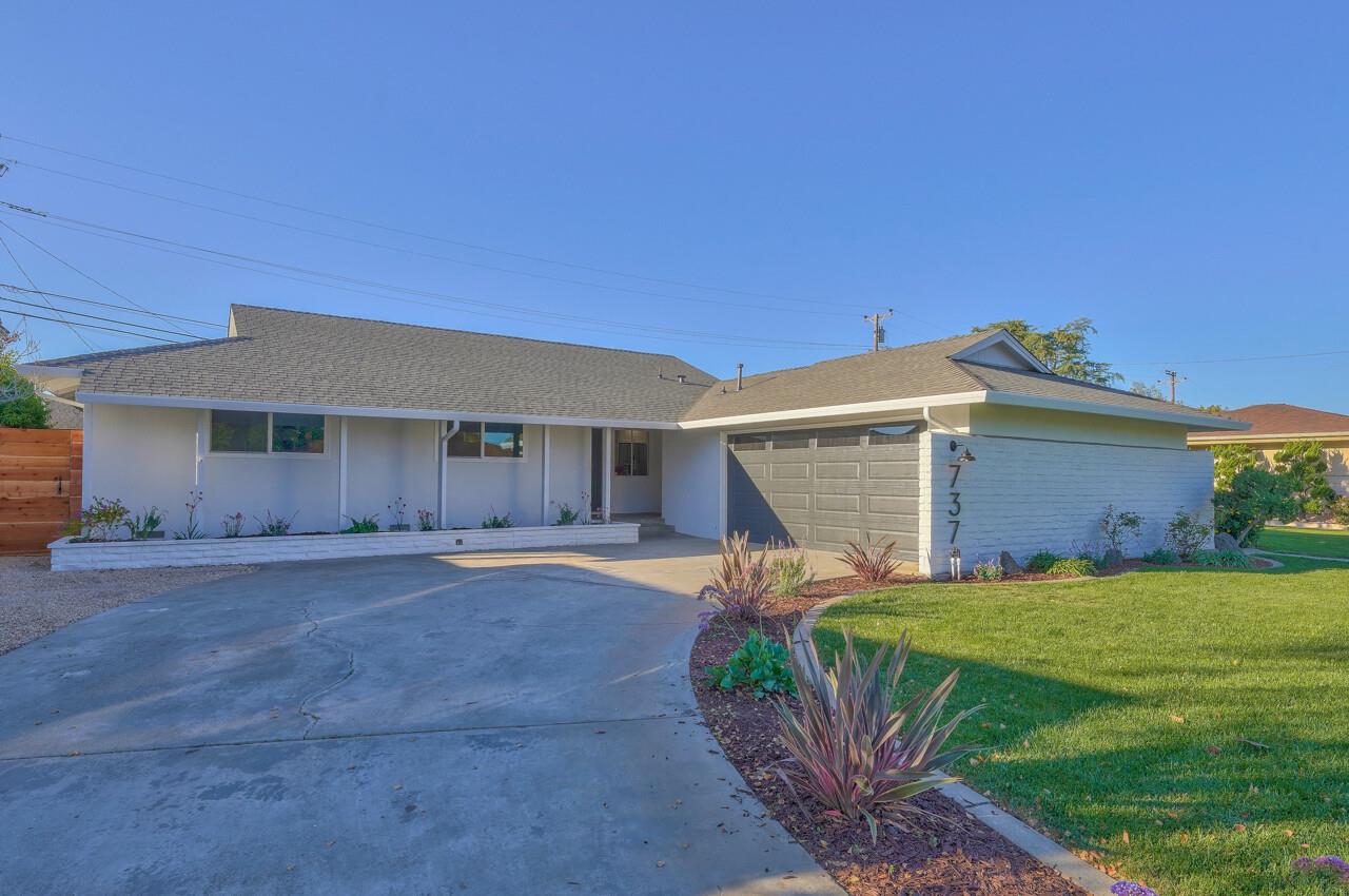 Detail Gallery Image 1 of 1 For 737 Carmelita Dr, Salinas,  CA 93901 - 3 Beds | 2/1 Baths