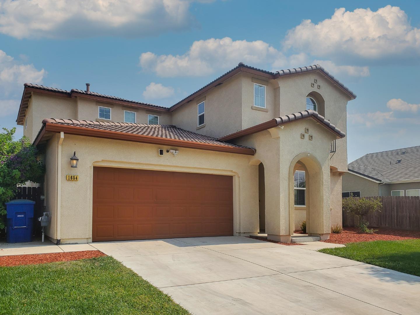 Detail Gallery Image 1 of 1 For 1654 Sand Ln, Manteca,  CA 95337 - 4 Beds | 3/1 Baths