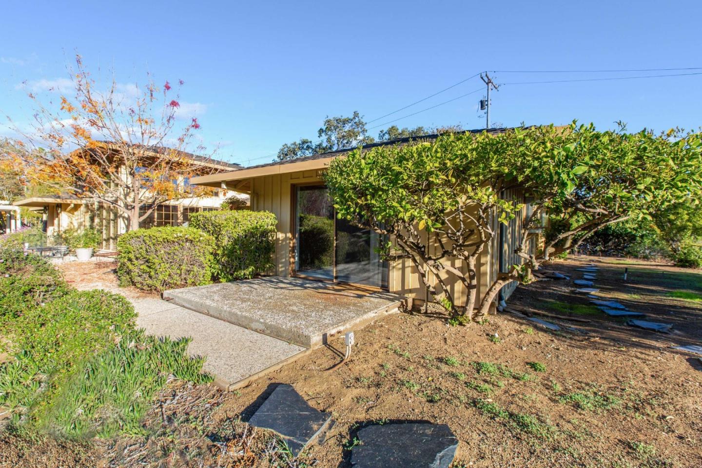 25228 La Loma Dr