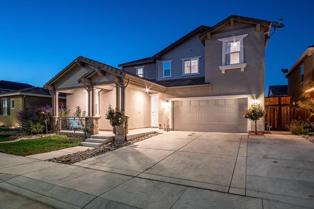 Detail Gallery Image 1 of 1 For 2521 Apple Tree Way, Gilroy,  CA 95020 - 5 Beds | 4/1 Baths