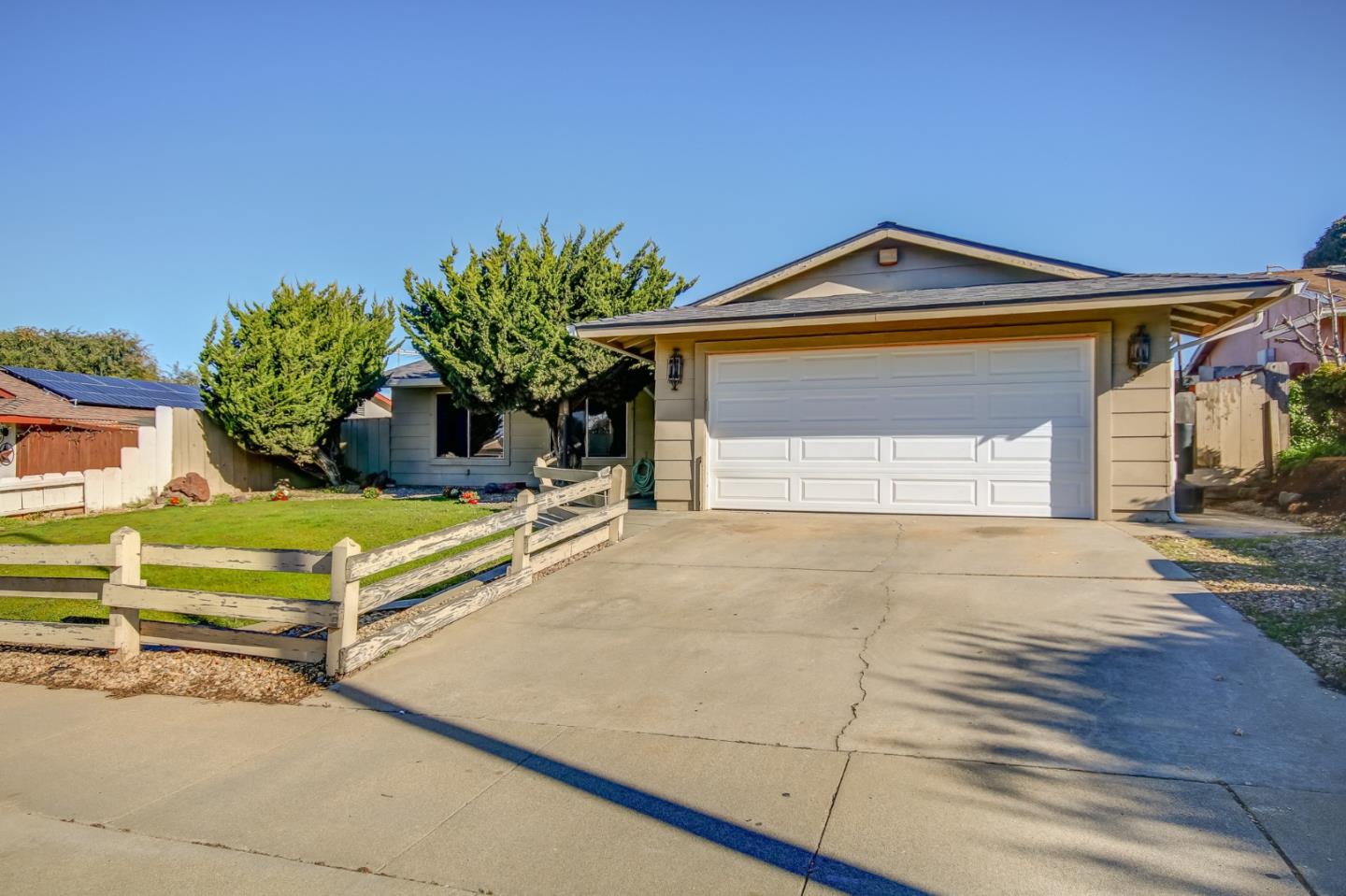 Detail Gallery Image 1 of 1 For 18634 Northridge Dr, Salinas,  CA 93906 - 3 Beds | 2 Baths