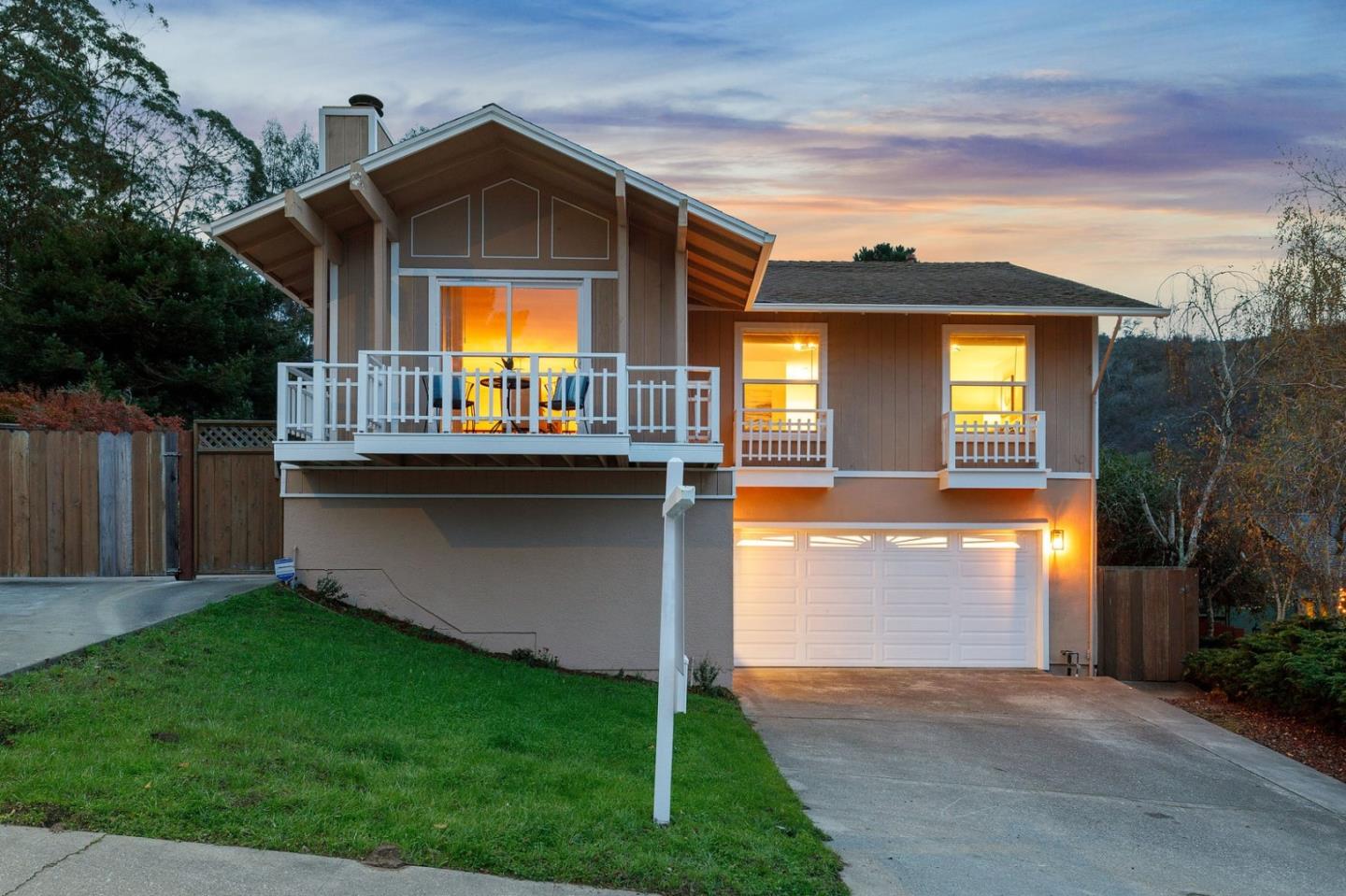 Detail Gallery Image 1 of 1 For 924 Lincoln Pl, Pacifica,  CA 94044 - 3 Beds | 3 Baths