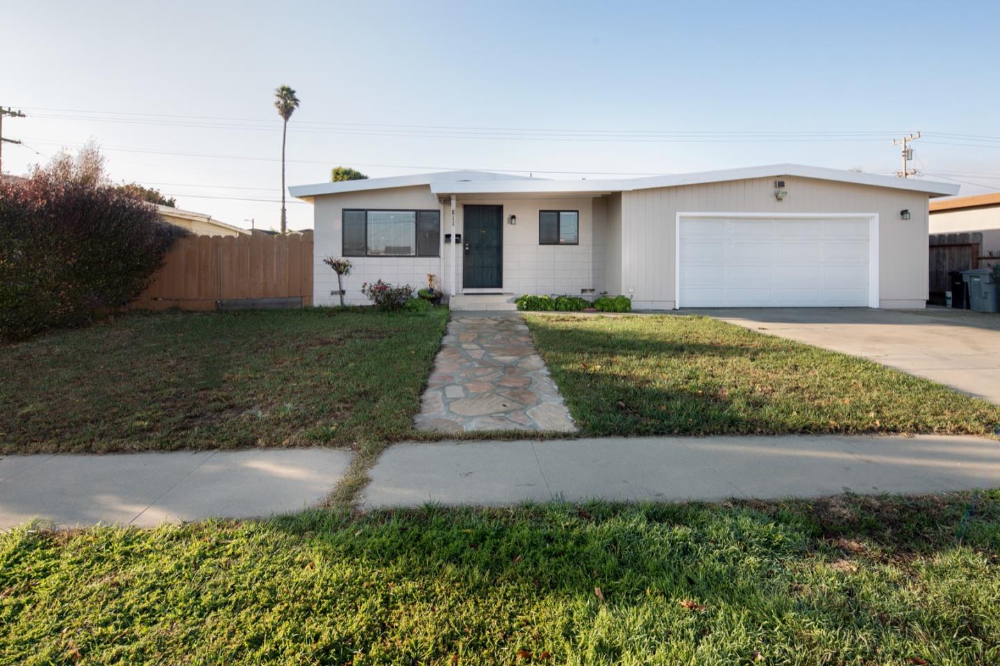 Detail Gallery Image 1 of 1 For 811 Lemos Ave, Salinas,  CA 93901 - 3 Beds | 2 Baths