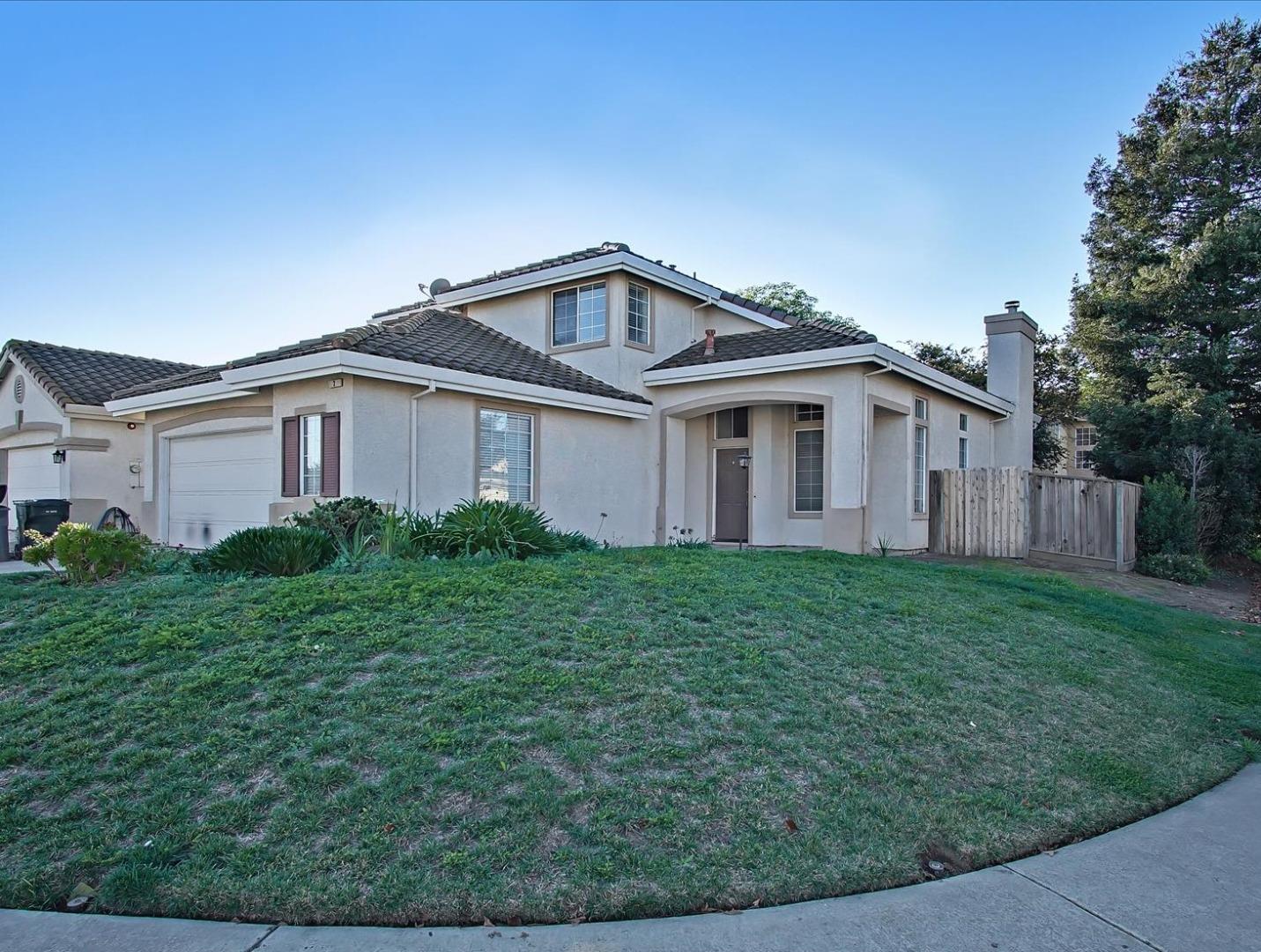 Detail Gallery Image 1 of 1 For 2 Cabernet Cir, Salinas,  CA 93906 - 4 Beds | 3 Baths