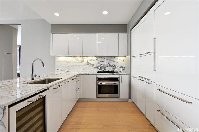 Detail Gallery Image 1 of 1 For 301 Mission St #303,  San Francisco,  CA 94105 - 1 Beds | 2 Baths