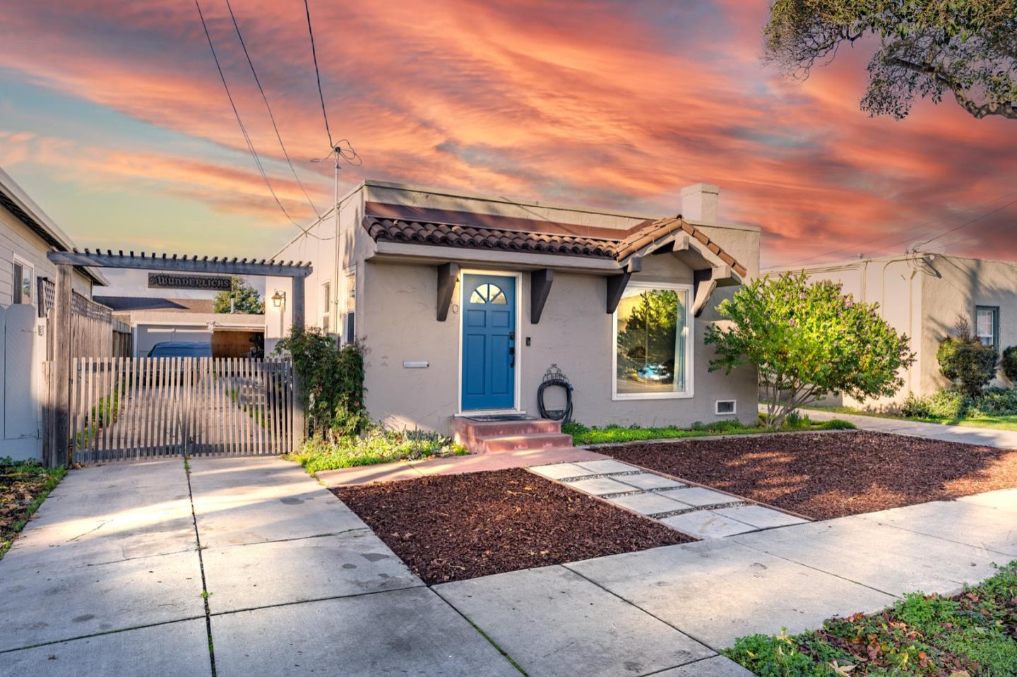 50 Villa St, Salinas, CA 93901 2 Beds 1 Baths (Sold) ML81873310