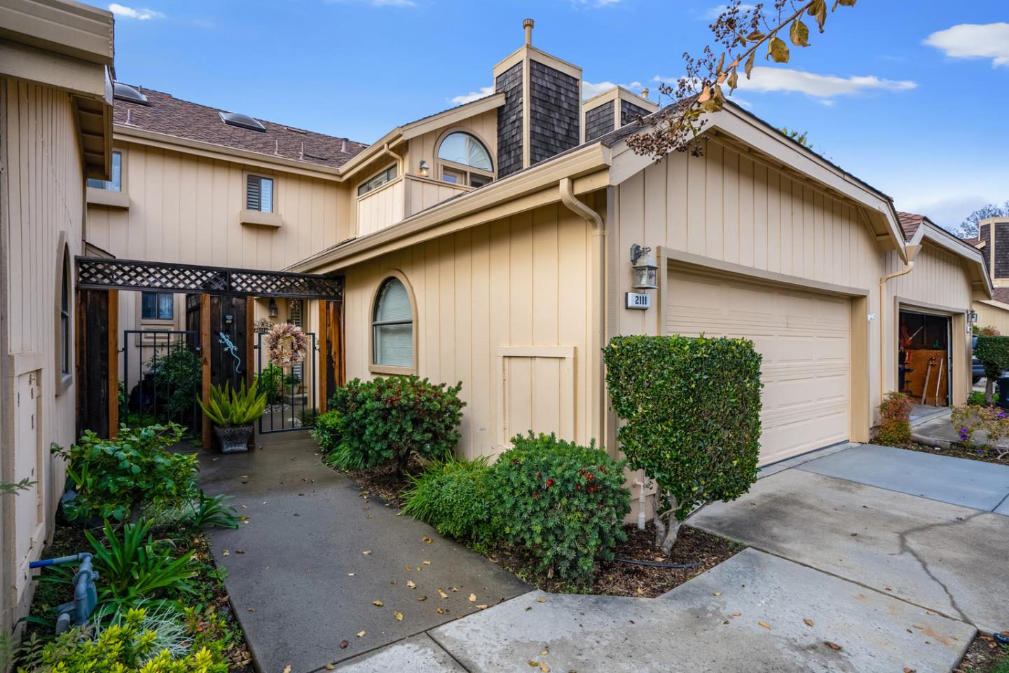 Detail Gallery Image 1 of 1 For 2111 Darnis Cir, Morgan Hill,  CA 95037 - 2 Beds | 2/1 Baths