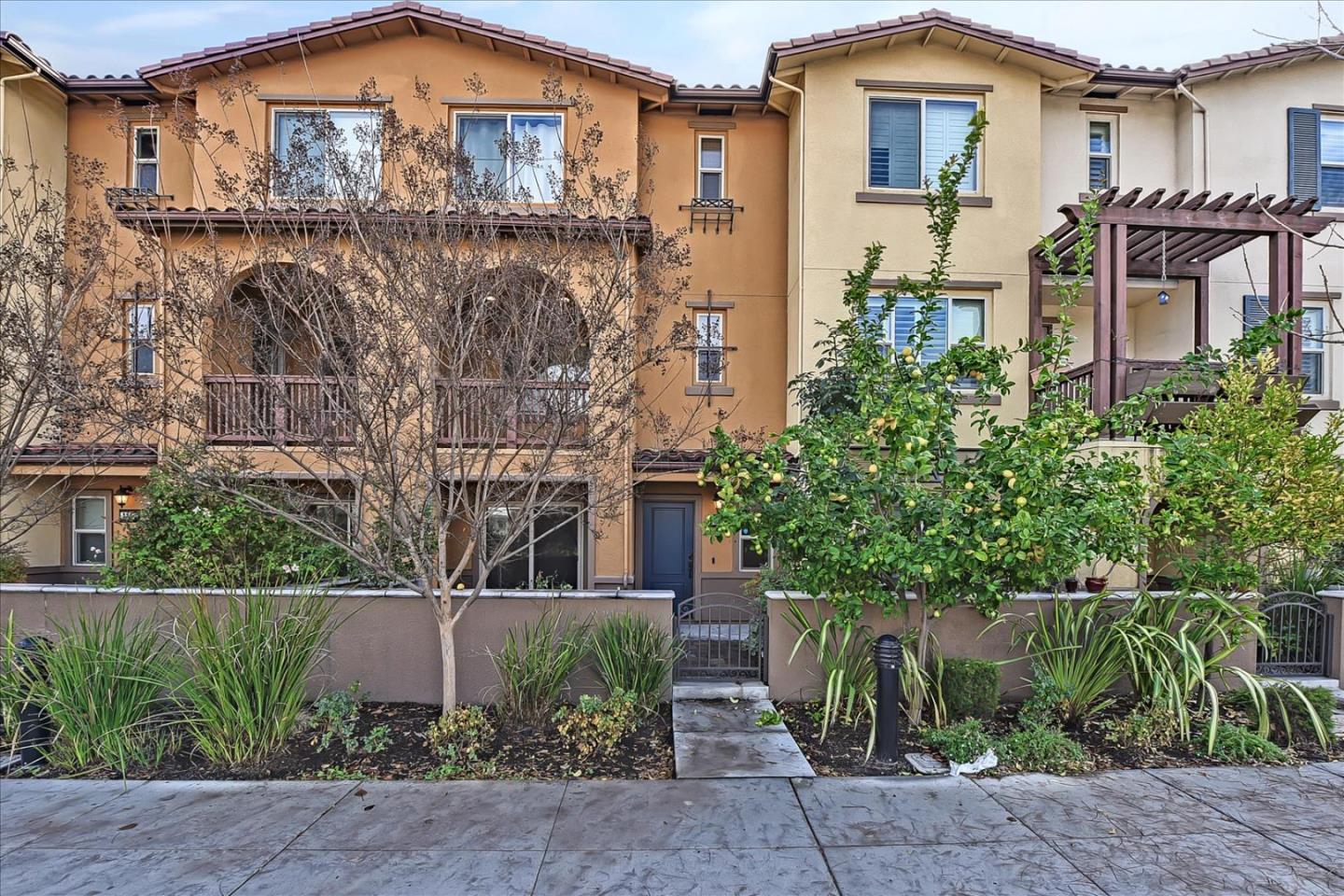 Detail Gallery Image 1 of 1 For 326 N Fair Oaks Ave, Sunnyvale,  CA 94085 - 3 Beds | 2/1 Baths