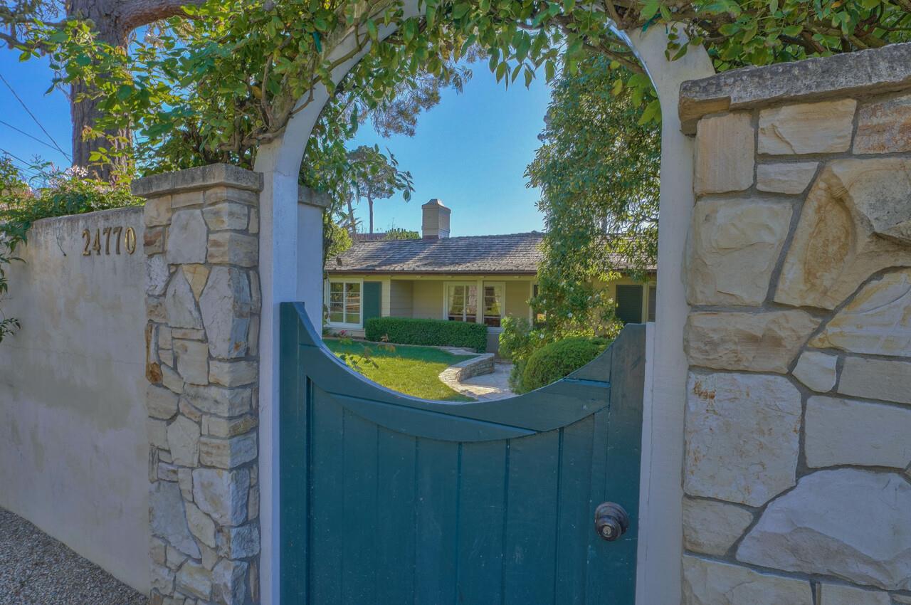 Detail Gallery Image 1 of 1 For 24770 Valley Way, Carmel,  CA 93923 - 3 Beds | 2/1 Baths