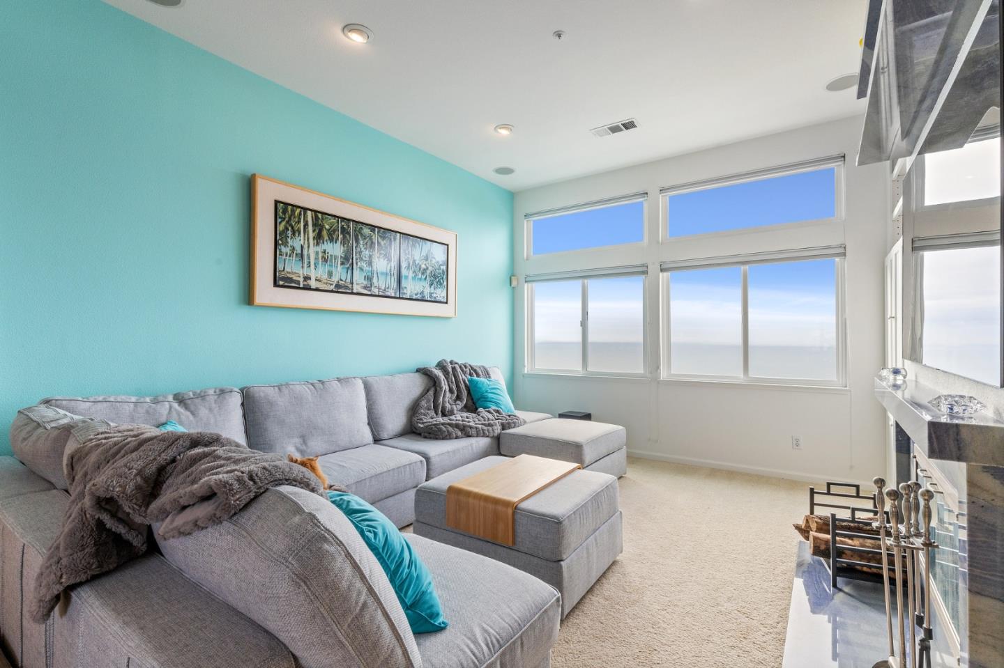 Detail Gallery Image 1 of 1 For 55 Outlook Cir #42,  Pacifica,  CA 94044 - 3 Beds | 2 Baths