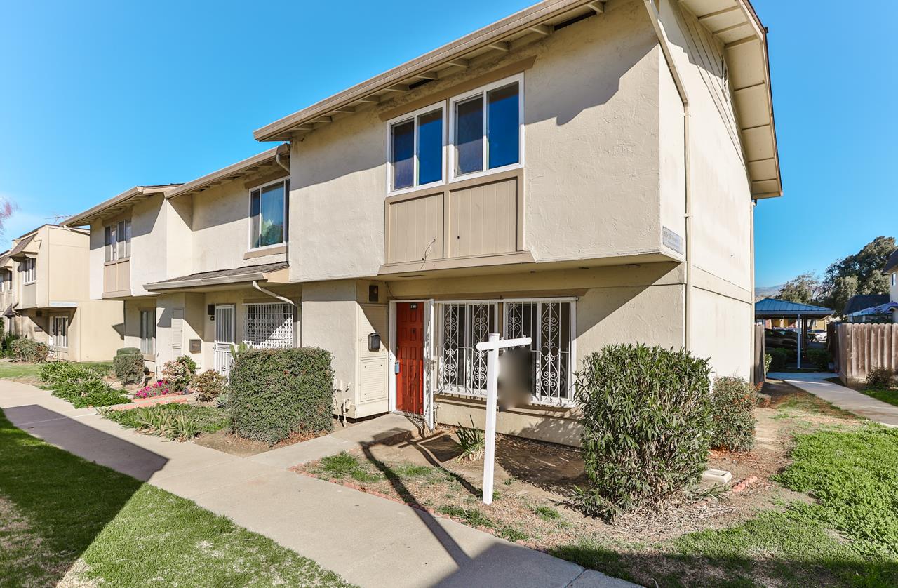 Detail Gallery Image 1 of 1 For 2681 Rosalinda Ct, San Jose,  CA 95121 - 3 Beds | 1/1 Baths