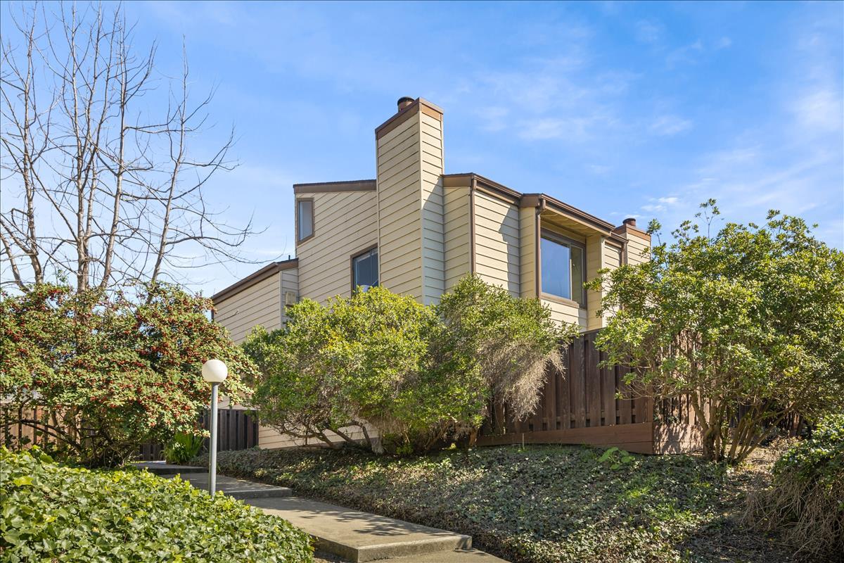 Detail Gallery Image 1 of 1 For 1176 Richmond St, El Cerrito,  CA 94530 - 3 Beds | 2/1 Baths