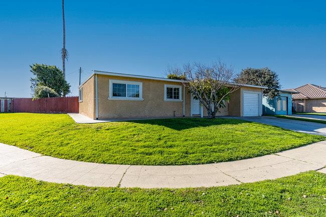 Detail Gallery Image 1 of 1 For 472 Cabrillo Ave, Salinas,  CA 93906 - 3 Beds | 1 Baths