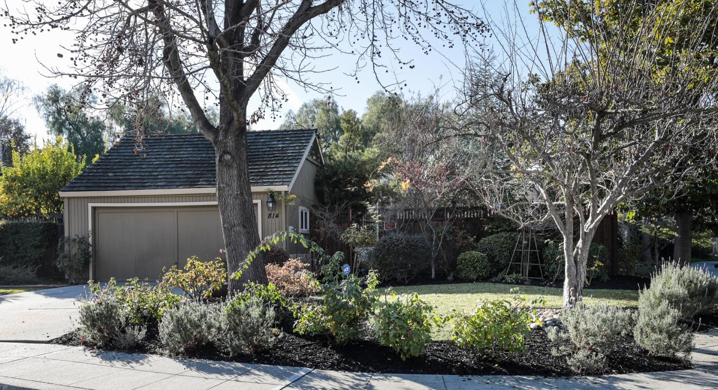 Detail Gallery Image 1 of 1 For 814 Bourbon Ct, Mountain View,  CA 94041 - 3 Beds | 2 Baths