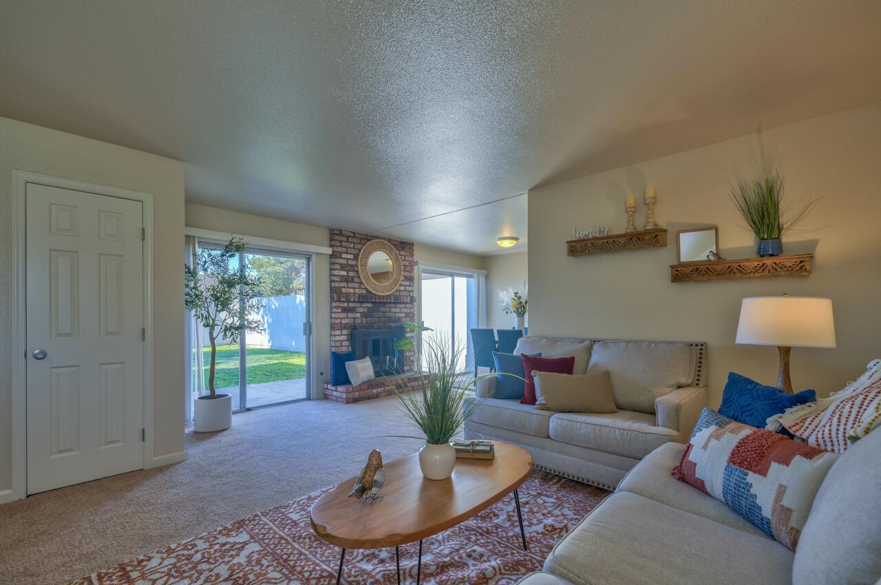 Detail Gallery Image 1 of 1 For 1045 Sherman Dr, Salinas,  CA 93907 - 3 Beds | 2 Baths