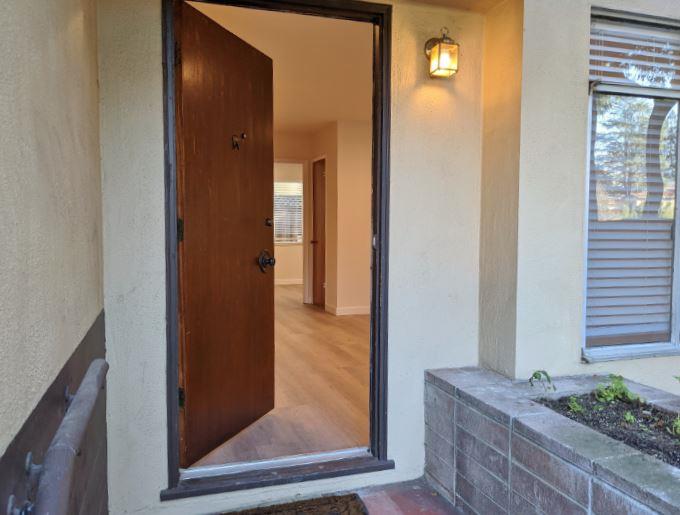 Detail Gallery Image 1 of 1 For 1269 Hoover St #2,  Menlo Park,  CA 94025 - 2 Beds | 1 Baths