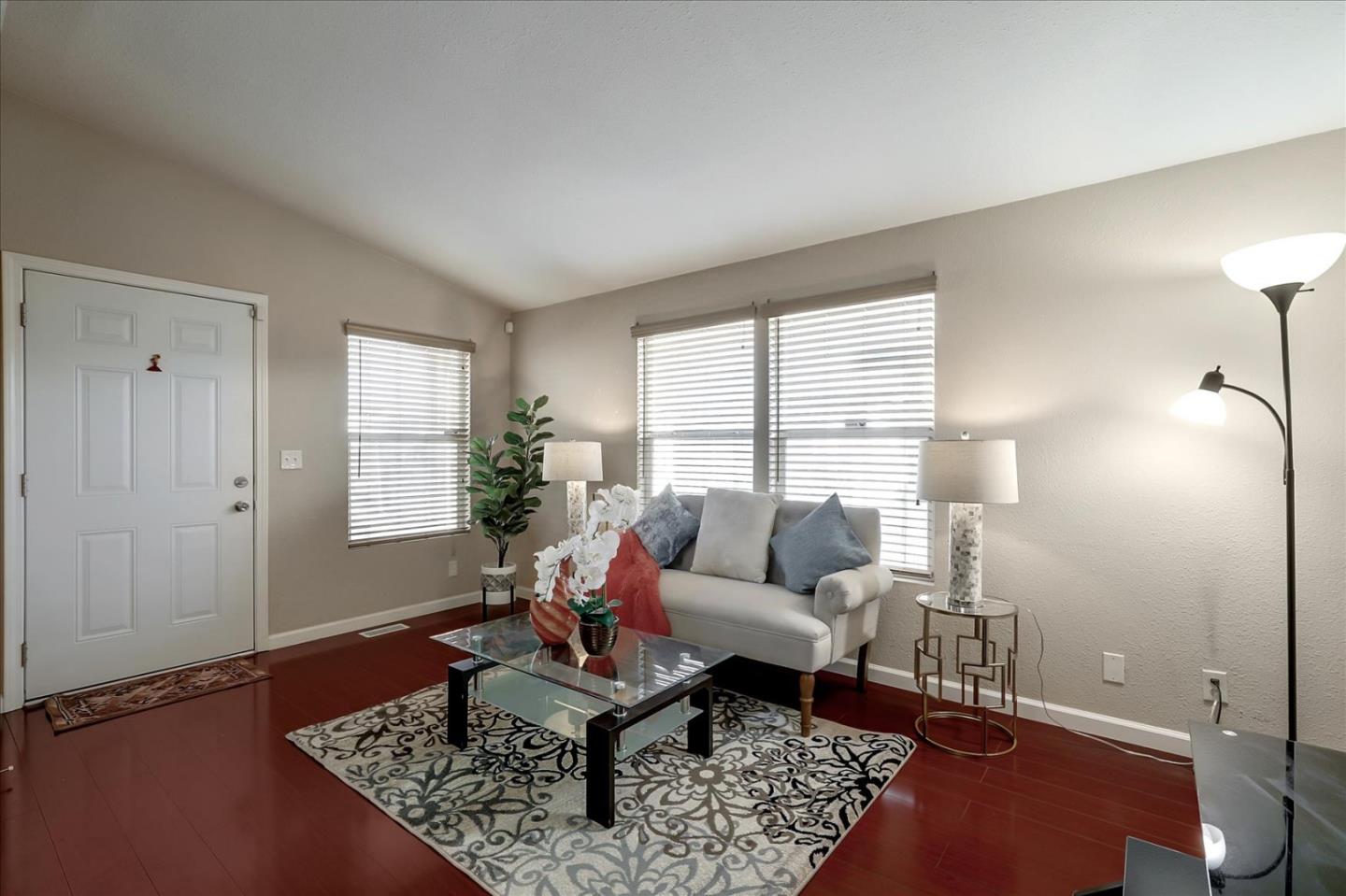 Detail Gallery Image 1 of 1 For 1350 Oakland Rd #94,  San Jose,  CA 95112 - 3 Beds | 2 Baths
