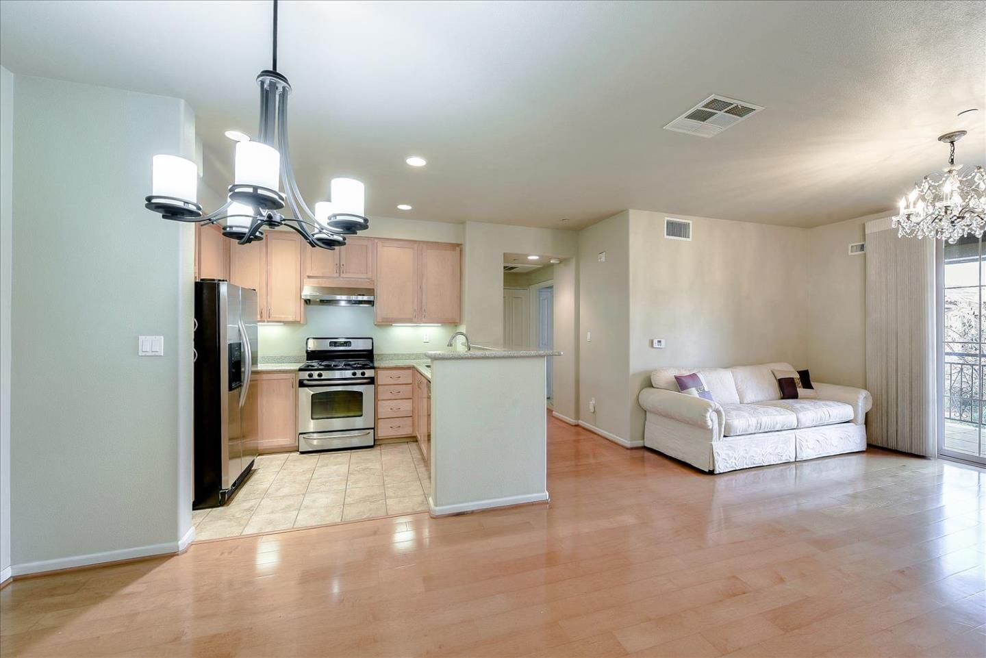 Detail Gallery Image 1 of 1 For 20500 Town Center Ln #291,  Cupertino,  CA 95014 - 2 Beds | 2 Baths