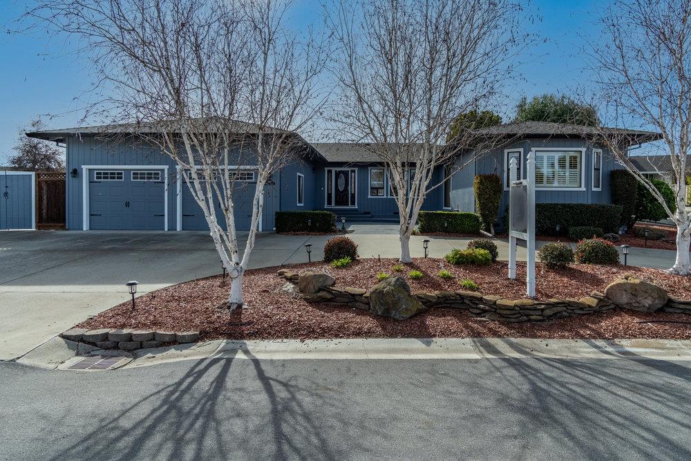Detail Gallery Image 1 of 1 For 260 Donald Dr, Hollister,  CA 95023 - 3 Beds | 2/1 Baths